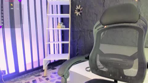 Snapshot of melisabostton_ chatting on February 28, 1:45 pm Melissa online show from February 28, 1:45 pm