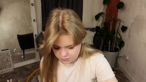 Sophia online show from April 9, 6:19 am