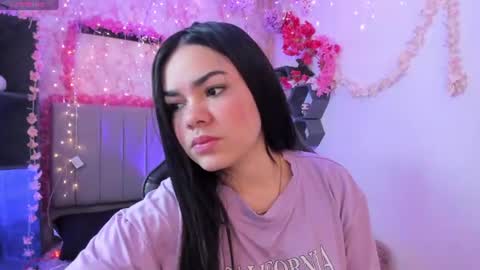 Snapshot of melissa___saenz chatting on July 9, 11:47 am melissa___saenz online show from July 9, 11:47 am