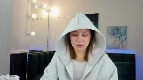 Hi I am Melissa online show from January 17, 12:59 am