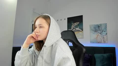 Hi I am Melissa online show from February 3, 6:40 am