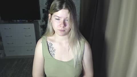 Snapshot of melissa__ray chatting on December 23, 12:25 am Melissa  Ray online show from December 23, 12:25 am