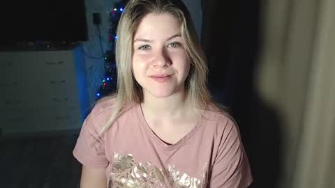 Snapshot of melissa__ray chatting on December 23, 5:43 pm Melissa  Ray online show from December 23, 5:43 pm