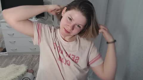 Snapshot of melissa__ray chatting on February 20, 2:40 am Melissa  Ray online show from February 20, 2:40 am