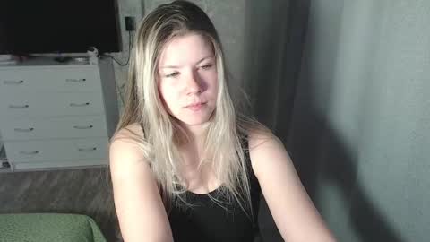 Snapshot of melissa__ray chatting on February 26, 5:17 pm Melissa  Ray online show from February 26, 5:17 pm