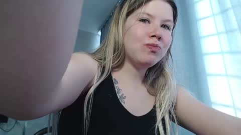 Snapshot of melissa__ray chatting on March 11, 9:13 am Melissa  Ray online show from March 11, 9:13 am