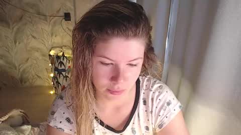 Snapshot of melissa__ray chatting on September 24, 2:37 am Melissa  Ray online show from September 24, 2:37 am
