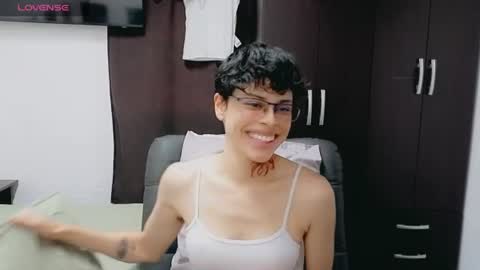 Snapshot of melissa_and_dany chatting on July 10, 9:50 pm Melissas Corner online show from July 10, 9:50 pm