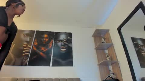 Snapshot of melissa_ebony_ chatting on June 18, 9:41 pm Melissa E. online show from June 18, 9:41 pm