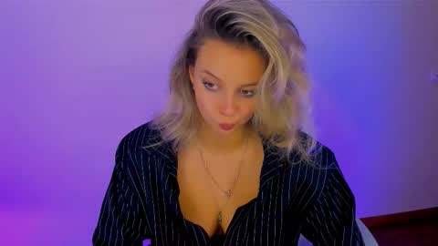 Snapshot of melissa_richardson chatting on September 16, 12:50 pm Melissa online show from September 16, 12:50 pm