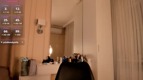 Lisaa online show from October 31, 5:08 am