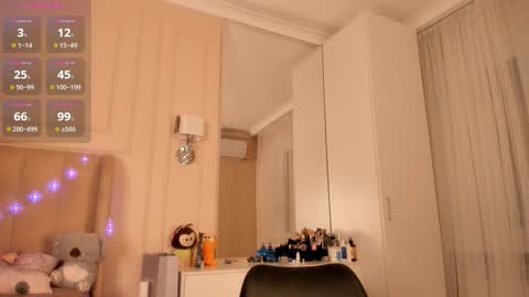 Lisaa online show from November 4, 4:22 am