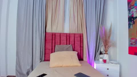 Melissa online show from December 15, 5:42 pm