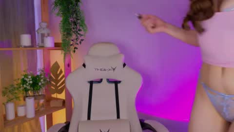 Melissa online show from May 2, 7:13 am