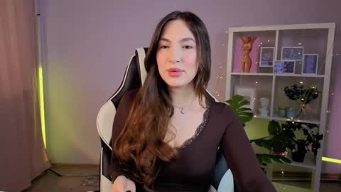 Snapshot of melissacharm_ chatting on March 17, 5:44 am Melissa online show from March 17, 5:44 am