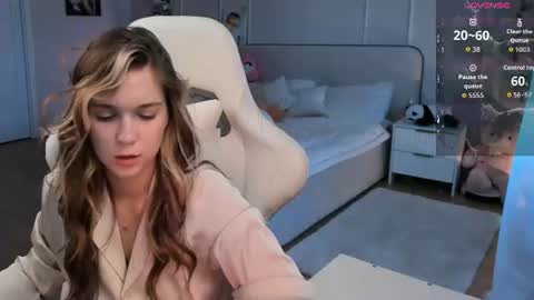 Snapshot of melissamiles chatting on June 20, 4:10 pm melissamiles online show from June 20, 4:10 pm