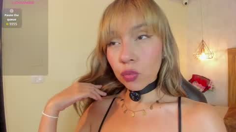 Snapshot of melissarouge chatting on June 2, 8:00 pm online show from June 2, 8:00 pm