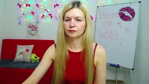 Snapshot of melissatylerbb chatting on May 1, 11:15 am Melissa online show from May 1, 11:15 am