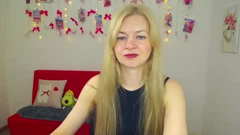 Snapshot of melissatylerbb chatting on May 9, 5:23 am Melissa online show from May 9, 5:23 am