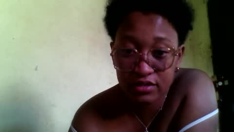 mella395695 online show from May 21, 10:44 am
