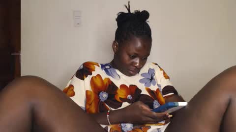 Snapshot of mellanin_pretty_ chatting on May 10, 5:29 pm . online show from May 10, 5:29 pm