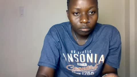 Snapshot of mellanin_pretty_ chatting on August 3, 9:07 pm . online show from August 3, 9:07 pm