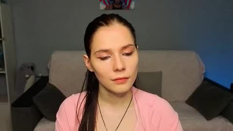 mellhyees online show from March 4, 5:30 pm