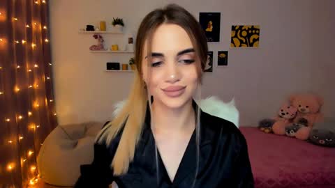 Tessa online show from December 9, 8:01 pm