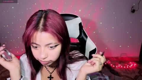 Snapshot of mellody_gho chatting on February 10, 2:32 pm mellody online show from February 10, 2:32 pm