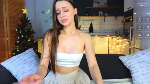 Caroline online show from December 28, 2:32 pm