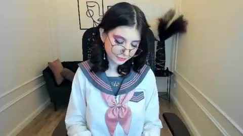 mellsawertyq online show from September 29, 1:05 pm