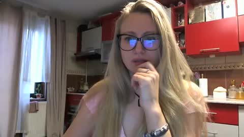 Melly online show from March 4, 7:03 am