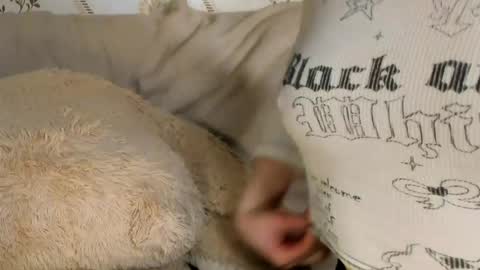 MelMooon online show from April 15, 1:01 am