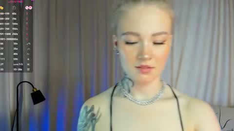 Snapshot of melodievejar chatting on July 17, 4:30 am melodievejar online show from July 17, 4:30 am