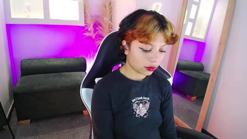 melody701583as online show from April 1, 12:39 pm