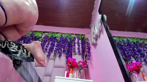 Snapshot of melody_klum chatting on January 3, 9:25 am Melody online show from January 3, 9:25 am