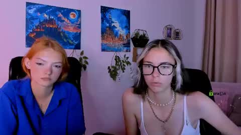 Snapshot of melody_sky_ chatting on August 4, 10:07 am Your cute girl online show from August 4, 10:07 am