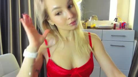 melodyillves online show from May 18, 1:45 am