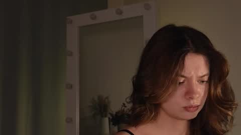 melody  online show from November 30, 3:05 pm