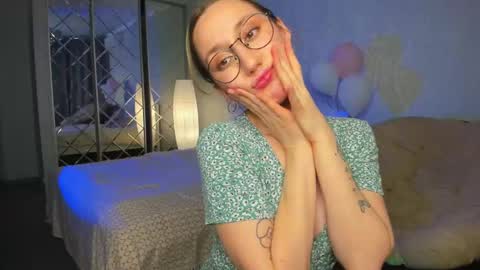 Kaylie online show from February 15, 5:17 pm