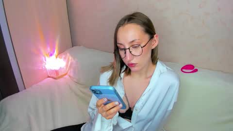 Kaylie online show from February 5, 9:19 pm