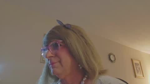 Snapshot of melodyredux_62 chatting on September 10, 3:45 pm Melody online show from September 10, 3:45 pm