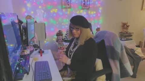 Melody online show from December 21, 11:56 pm