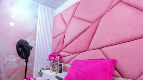 Melodysmithass online show from April 17, 3:09 am