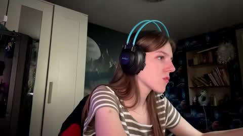 Snapshot of melonygriffen chatting on September 26, 12:31 pm Hi Im Aria 18 years old online show from September 26, 12:31 pm