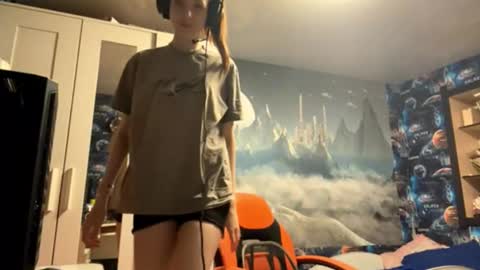 Snapshot of melonygriffen chatting on October 14, 2:18 pm Hi Im Aria 18 years old online show from October 14, 2:18 pm