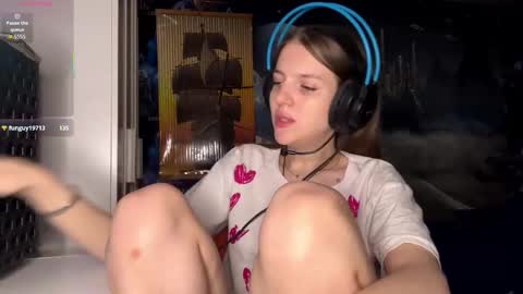 Hi Im Aria 18 years old online show from November 30, 12:31 pm