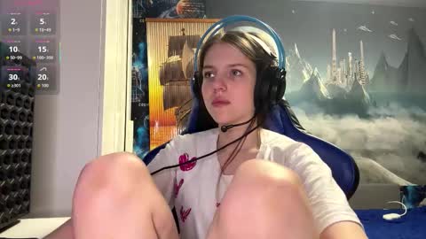 Hi Im Aria 18 years old online show from February 17, 5:52 pm