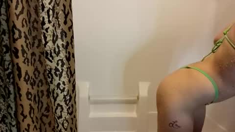 meltingmynx online show from October 13, 11:43 am