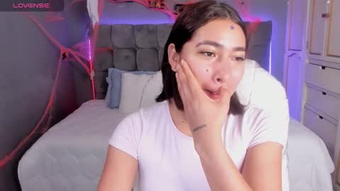 MELY online show from October 17, 7:38 pm